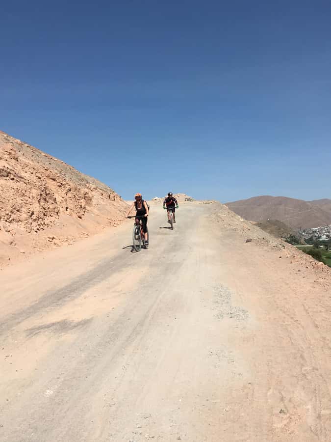 Congata Rover,3 hours bike ride tour in arequipa - Gear and support: bikes in good shape, plus helmets and gloves