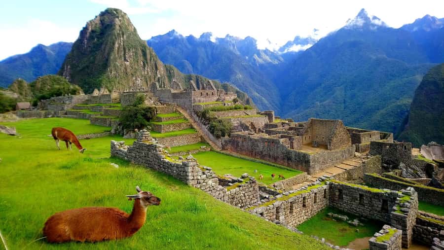 Cusco: 4-Day Inca Trail to Machu Picchu with Accommodation - The Inca Jungle Trail Formula: Bike Down, Hike Through Farms, Then Machu Picchu