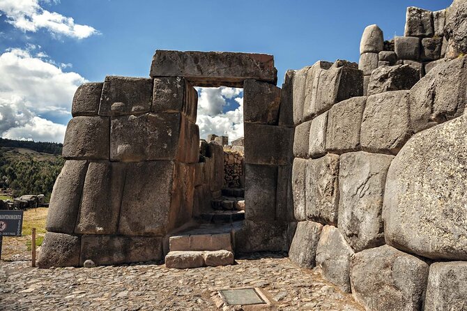 Cusco 7 days Tour in Machu Picchu, Humantay Lake and Vinicunca - Machu Picchu: bus up, private guide, and a smooth return
