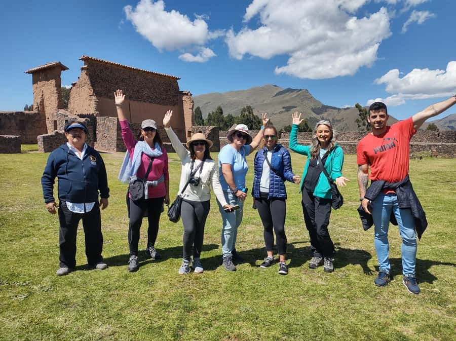 Cusco: Bus Turistico Puno Cusco con Tour y Buffet - Other named stops in the day: Pen y Fan and a final roadside photo stop