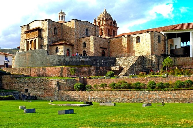 Cusco City Tour - Group Service - Qenqo: a labyrinth linked to Kaypacha and multiple gods