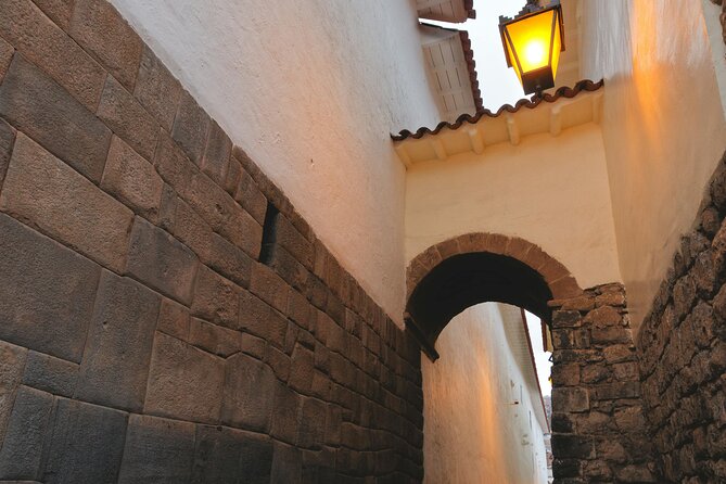 Cusco: Cultural & Historic Walking Tour with Local Drinks - Sapanatiana Aqueduct, Colonial Engineering, Inca Ceremonial Space