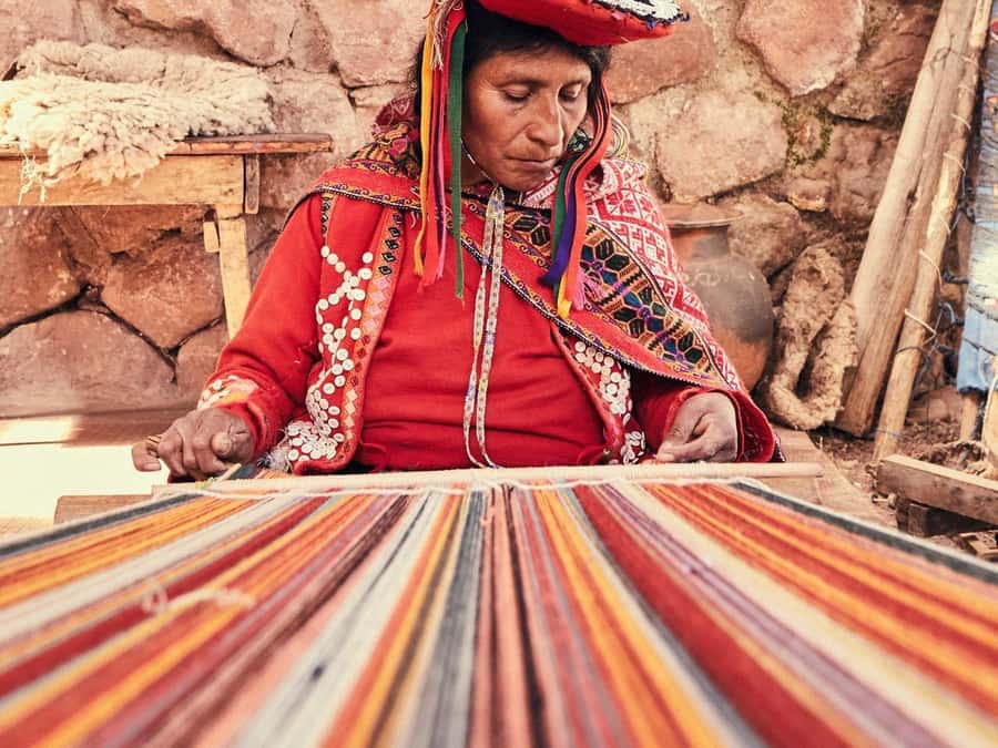 Cusco: Full-Day Sacred Valley History Tour - Bilingual Guides, Small Group Energy, and Van Reality