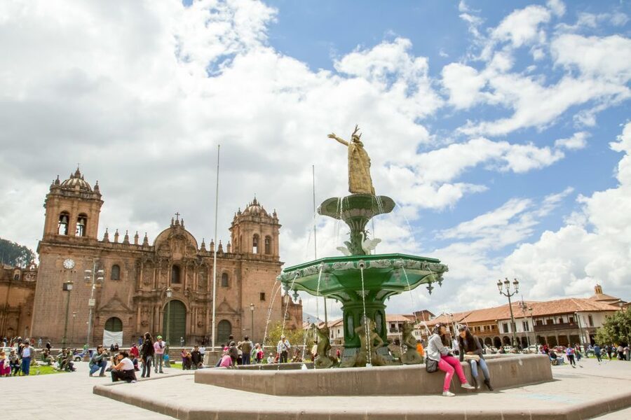 Cusco: Half-Day City and Nearby Archaeological Sites Tour - Cusco Cathedral by the Main Square: Monumental Spanish Power