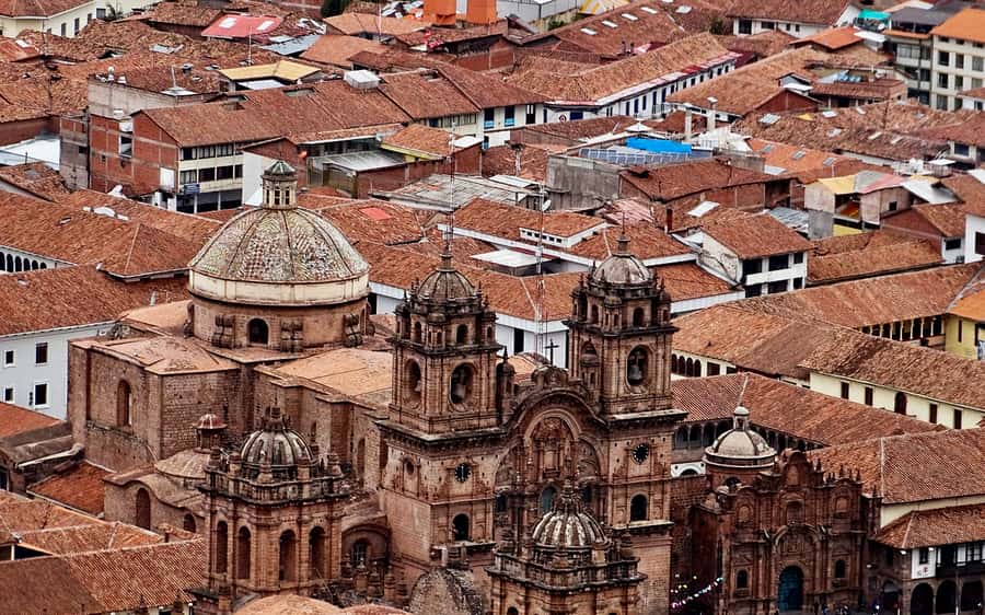 Cusco: Half-day city tour with Coricancha + 4 ruins - Plaza Mayor and Cusco Cathedral, where the story starts