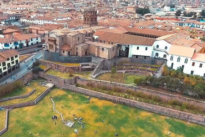 Cusco: Half-Day City Tour with Sacsayhuaman and Qenqo - Qenqo and Puka Pukara: ceremonial rock features to military control center
