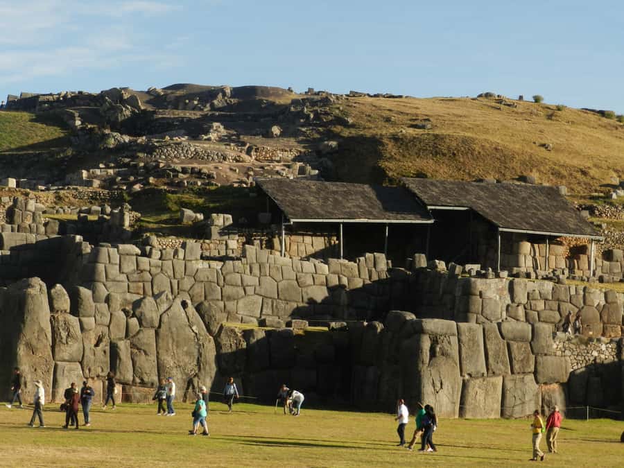 Cusco: Half-Day Historic City Tour - The craft center stop: a lesson on fibers, plus real-world shopping pressure