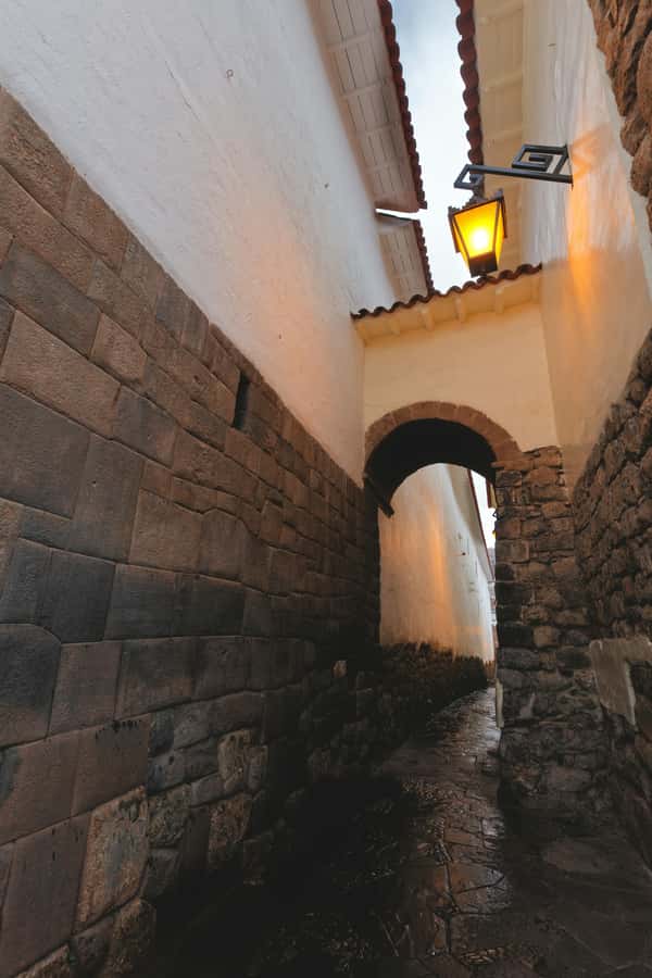 Cusco: Historic Walking Tour & Scenic Views with local drink - San Blas district: artisans, a museum stop, and panoramic breaks