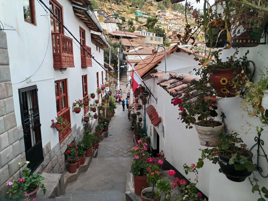 Cusco: Historic Walking Tour & Scenic Views with local drink - Cusco Cathedral and Coricancha: two layers, one walking thread