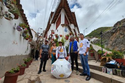 Historic Walking Tour with Pisco Sour and Local Music