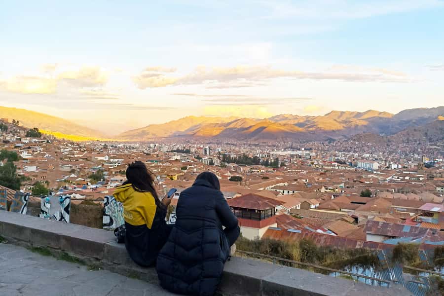 Cusco: Historic Walking Tour with Pisco Sour and Music Show - Price check: what you get for $10 in Cusco