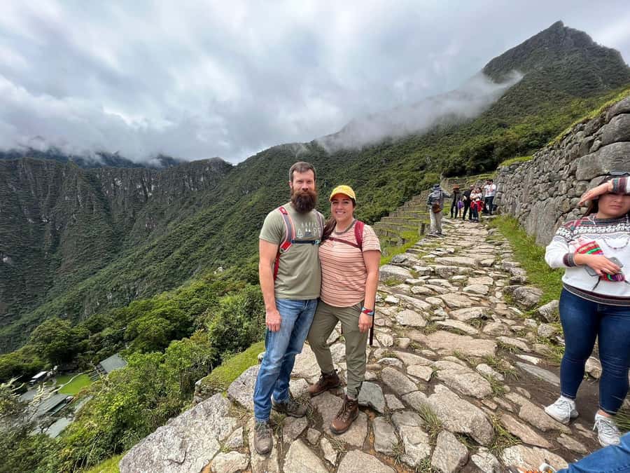 Cusco: Machu Picchu Day Trip with Train + Entrance ticket - Guided Machu Picchu: what the guide should do for you