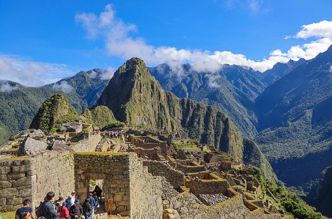 Cusco: One Day Tour to Machu Picchu with Train Transfers - Lunch and downtime in Aguas Calientes on the way back