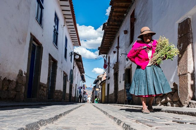 Cusco Photo Day Tour - Santa Ana Arch plus a quick breakfast at UMA Café