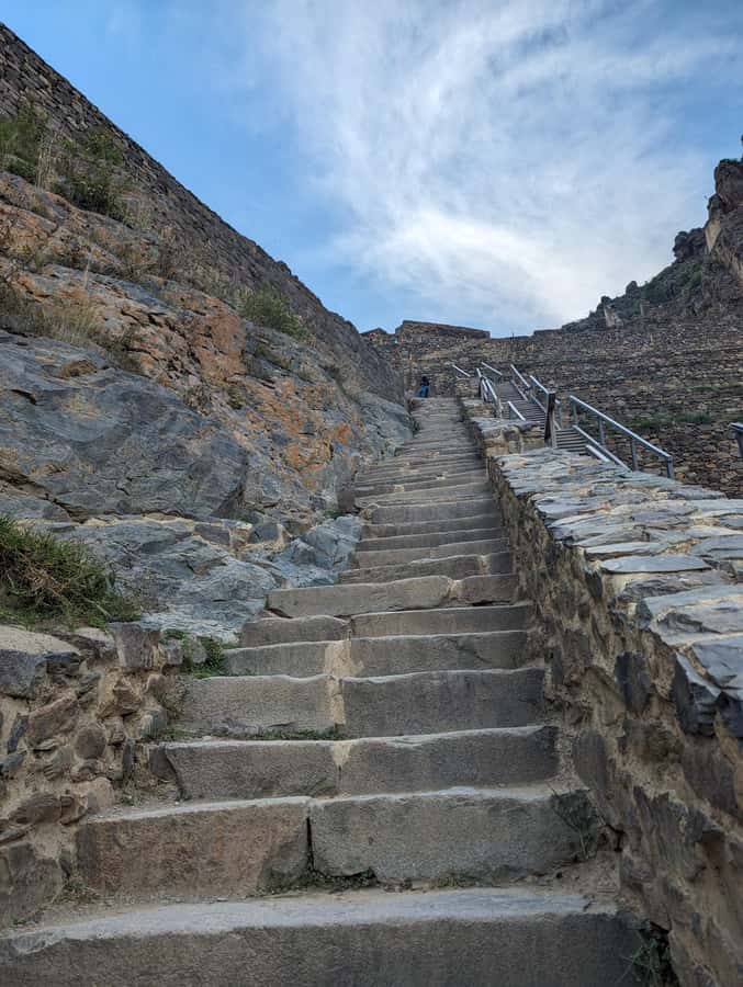 Cusco: Pisaq & Ollantaytambo end in Ollantaytambo with Lunch - Guides, communication, and how the day stays smooth