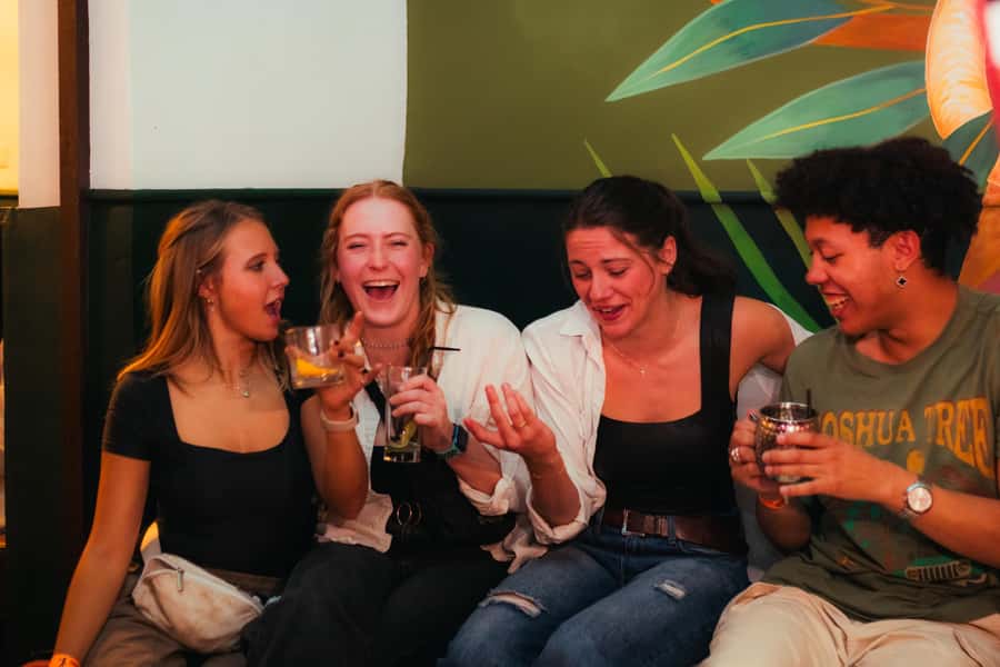 Cusco: Pub Crawl with Skip-the-Line Access and Drinks - Bands, cocktails, and promotions that change the night