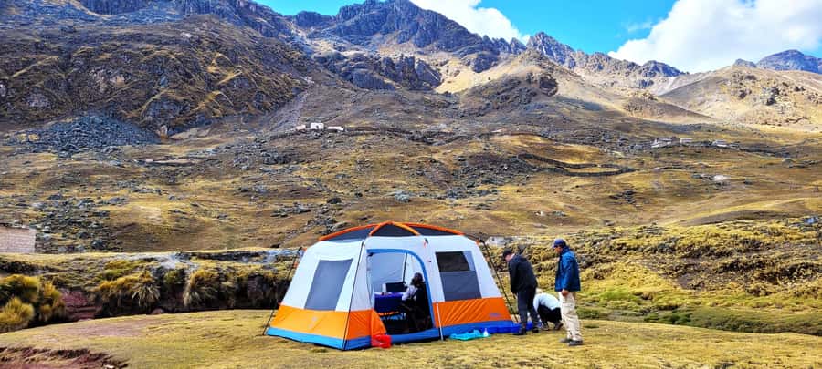 Cusco: Rainbow Mountain & Red Valley Tour with Picnic meals - Red Valley Next: 30 Minutes Beyond the Main Summit Area