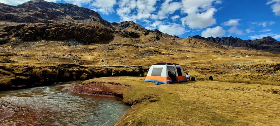Cusco: Rainbow Mountain & Red Valley Tour with Picnic meals - Getting Ready in Cusco: Acclimatize and Dress for Freezing Summit Temps