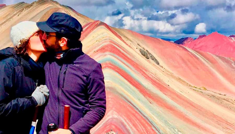 Cusco: Rainbow Mountain Tour with Meals & Red Valley Option - The early van: Cusco pickup and the Cusipata breakfast reset