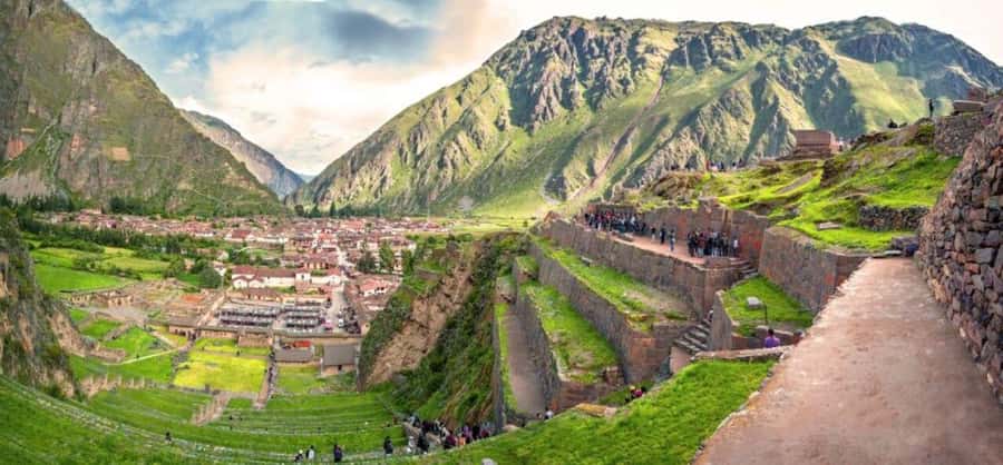 Cusco: Sacred Valley and Salt Mines Ending in Ollantaytambo - Chinchero at 3,772 meters: markets, a colonial church, and handmade textiles