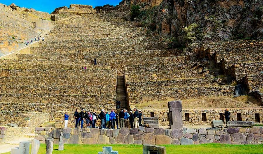 Cusco: Sacred Valley + Maras and Moray - Chinchero textiles, the colonial temple, and what to look for