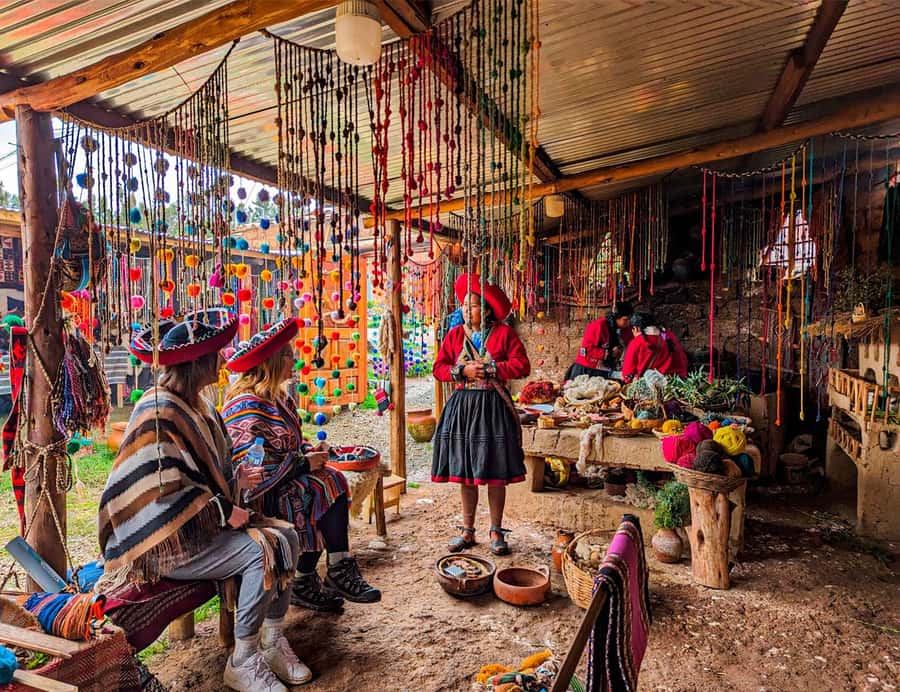 Cusco:Sacred Valley Pisaq,Ollantaytambo,Chinchero with Lunch - Ollantaytambo: one of the last Inca towns you can walk