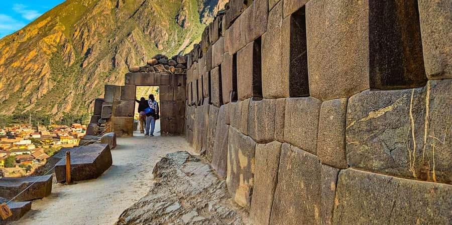 Cusco: Sacred Valley VIP, Pisac, Ollantaytambo - Urubamba lunch stop, plus a dessert break