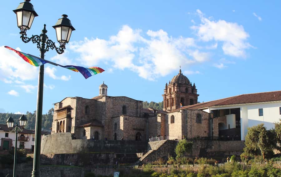 Cusco: Sightseeing Tour of the City on an Open-Top Bus - Plaza de Armas and the historic-center kickoff