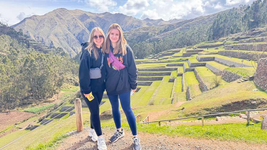 Cusco: Valle Sagrado VIP, Maras, Moray y Almuerzo Buffet - Maras Salt Mines: thousands of salt pools in active use