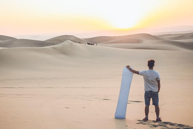Dune buggy in Huacachina - The Main Ride: Picture Stops and Controlled Thrills