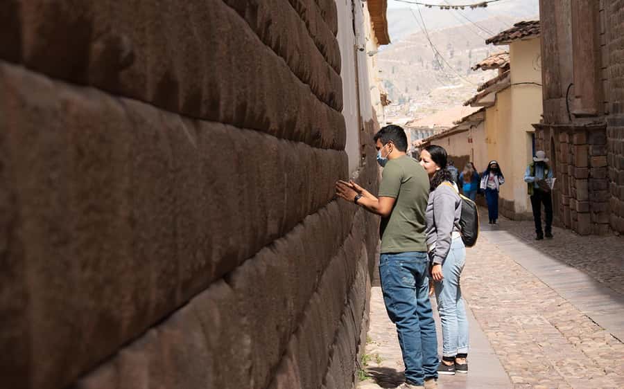 ECONOMIC PRIVATE TOUR IN THE CITY OF CUSCO - HALF DAY - Transportation and timing, the practical half-day math