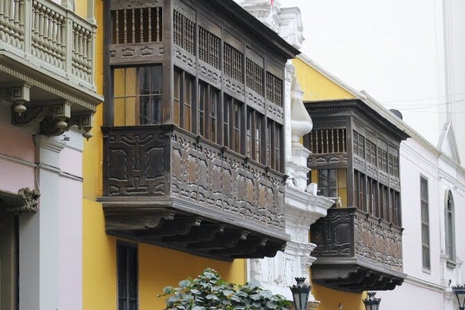 Experience Lima: Taste 12 Snacks and Visit Top Monuments - Chinatown, Peruvian-style dim sum, and the food story behind it