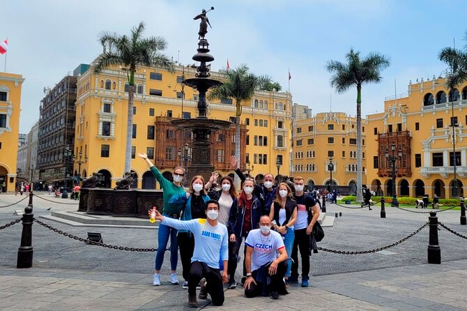 Fantastic Lima: City Tour + Magic Water Show + Local Dinner - Stop 2: Jiron de la Union, colonial streets with a living heartbeat