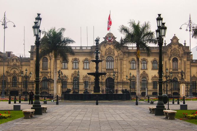 Flavors & Tradition: Walking City Tour with Food Tasting - The historic center walk: Congreso de La Republica and Convento San Francisco