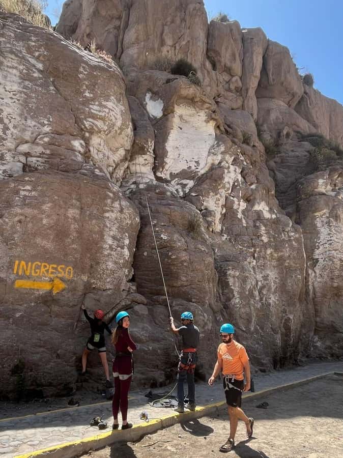 From Arequipa: Climbing in the Chilina Valley - The 3-hour climb: 10 to 25 meters and routes matched to your level