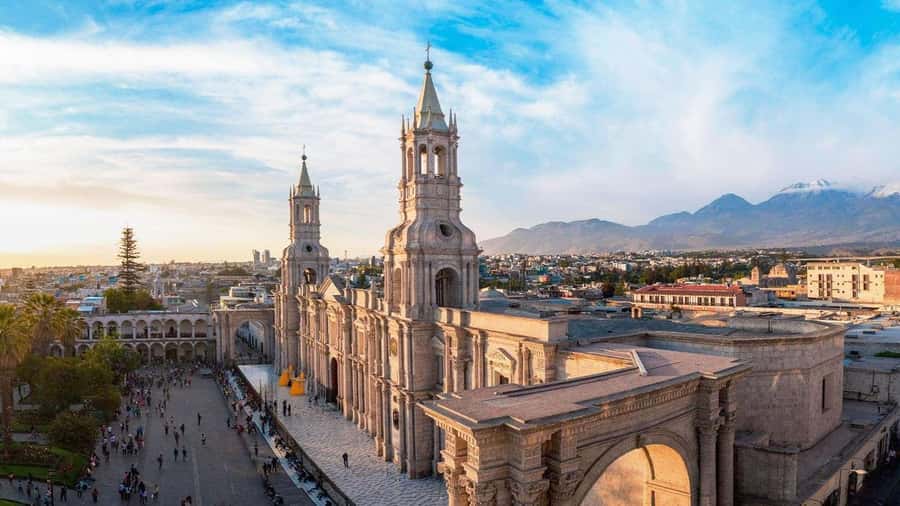 From Arequipa: Mirabus City Tour | Yanahuara Viewpoint | - A 1-day Arequipa highlights tour that moves, not lingers
