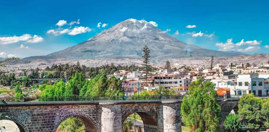 From Arequipa: Mirabus City Tour | Yanahuara Viewpoint | - Mirador de Carmen Alto: your fast orientation moment