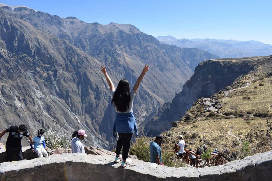 FROM CABANACONDE: VISIT TO THE CRUZ DEL CONDOR VIEWPOINT, DURATION 2 HOURS - Extra tip for hikers heading toward San Juan de Chuccho