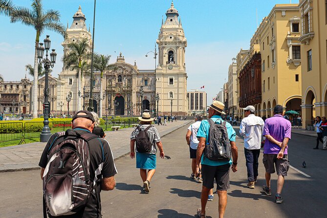 From Callao Port: Lima City Tour, Dinner and Magic Water Tour - Pasaje Santa Rosa and Santo Domingo: spirituality, sacred rock, and a gilded altar