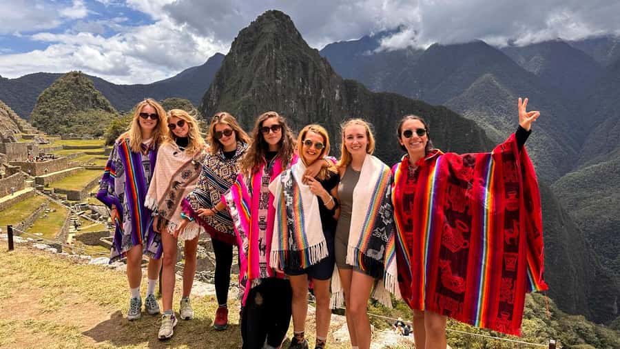 From Cusco: 2-Day Trip to the Sacred Valley and Machu Picchu - Machu Picchu with a guide: seeing the terraces as a system