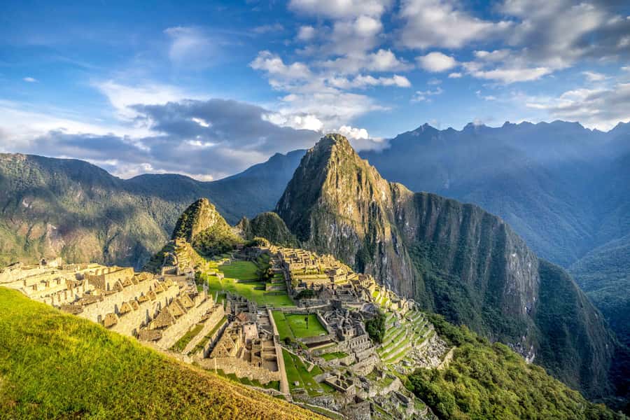 From Cusco: 4-Day Inca Jungle Adventure to Machu Picchu - Day 4: Early bus into Machu Picchu, guided route through the key areas, and optional Huayna Picchu or Machu Picchu Mountain