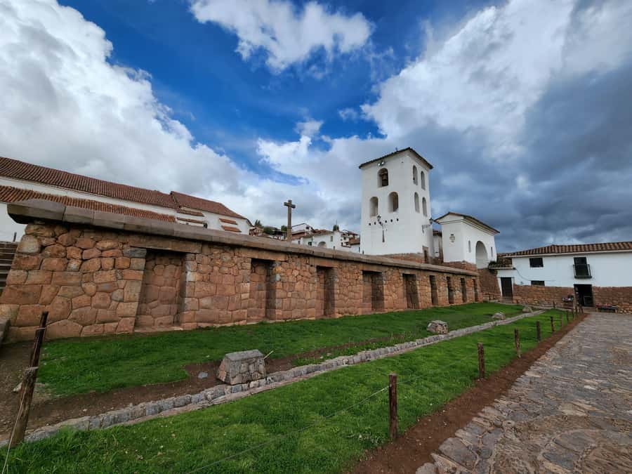 From Cusco: Chinchero, Moray, Maras, Ollantaytambo, Pisaq - Ollantaytambo fortress, walking into Inca defense