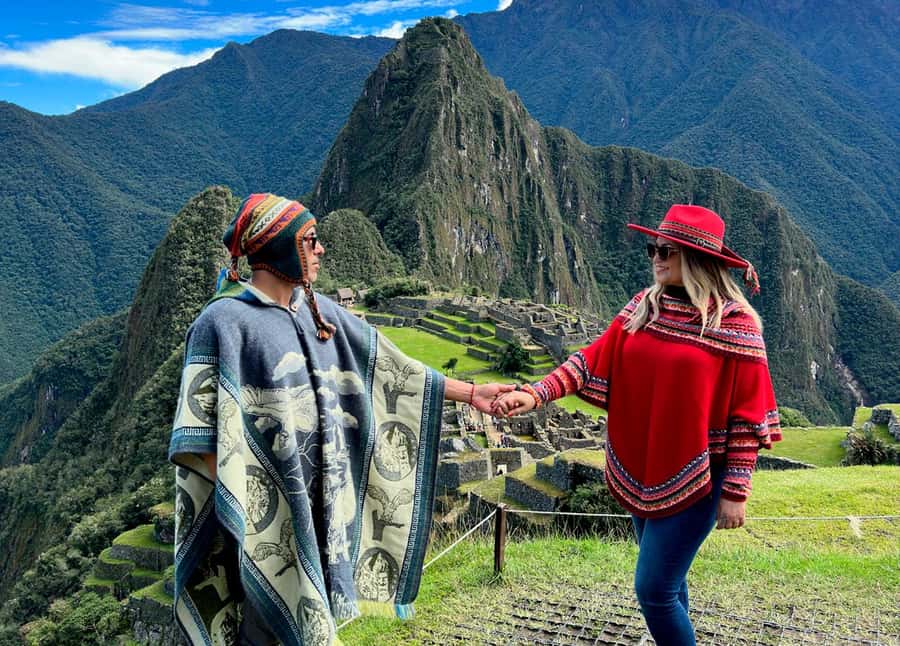 From Cusco: Full-Day Group Tour of Machu Picchu - Your Guided 2-Hour Walk Inside the Citadel