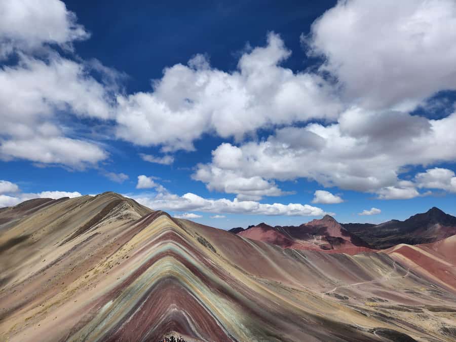 From Cusco: Full Day tour to Rainbow mountain and Red Valley - Lunch and the buffet factor: fuel that makes sense for altitude
