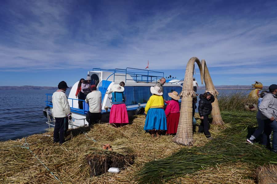 From Cusco: Lake Titicaca, Uros and Amantani by sleeper bus - Cusco pick-up and the night bus ride you actually feel