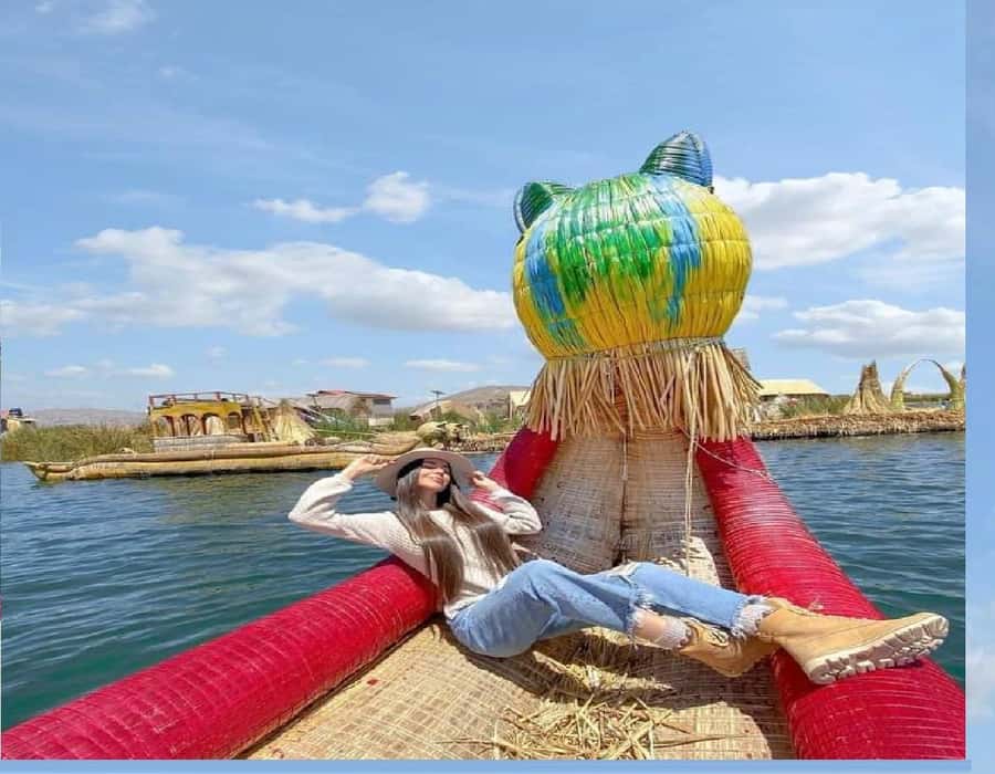 From Cusco: Lake Titicaca with a visit to Uros and Taquile - Raqchi walk-through: Incan adobe and stone before your lunch break