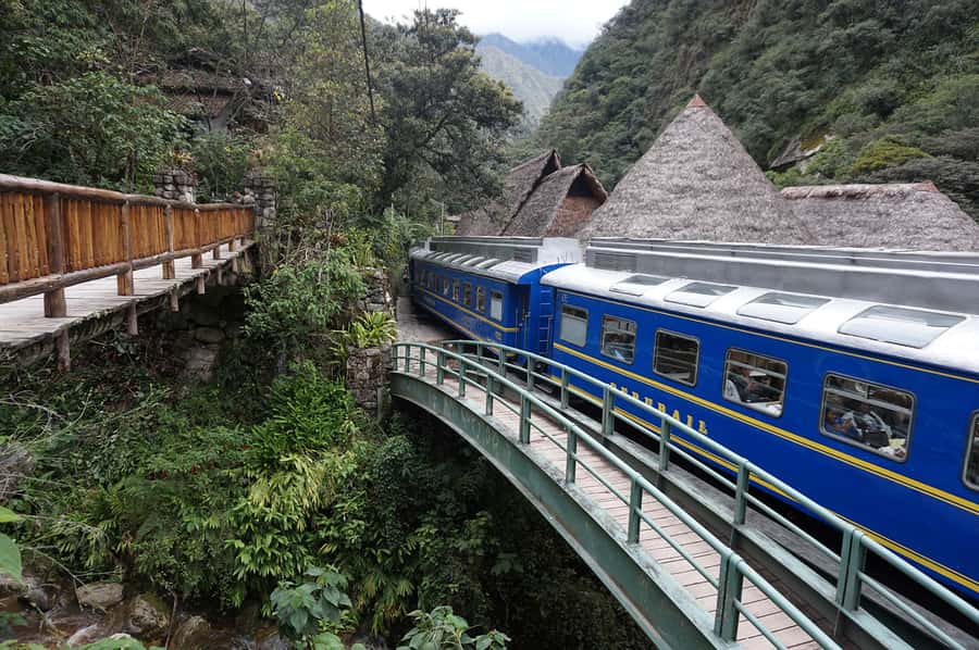 From Cusco: Machu Picchu Full-Day Guided Tour - Aguas Calientes before Machu Picchu: meet-up moments that matter