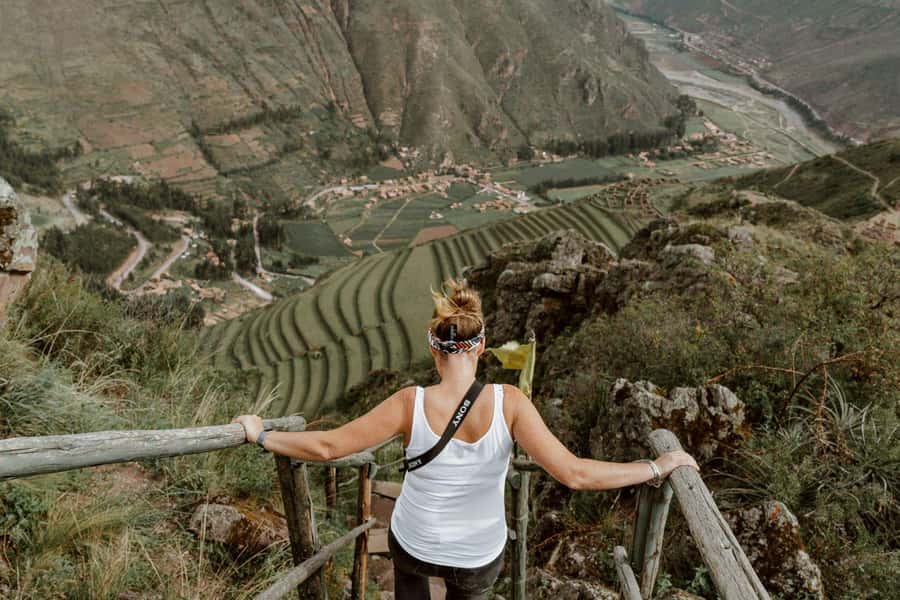 From Cusco: Private Pisac Ruins and Alpaca Farm Day Trip - First stop: Manos de la Comunidad (a short guided pause)