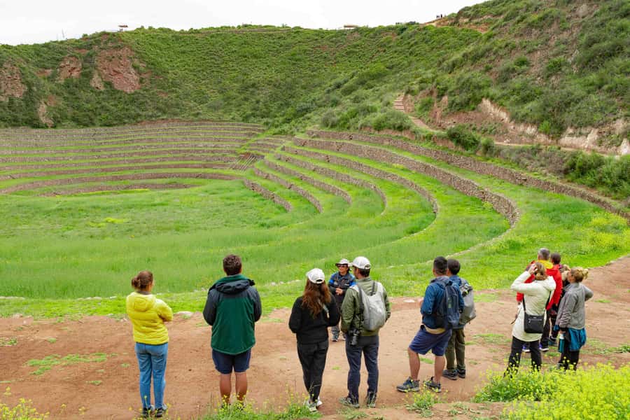 From Cusco: Sacred Valley & Maras Salt Mines Tour with Lunch - Pisac: a textile workshop vibe plus ruins before returning to Cusco