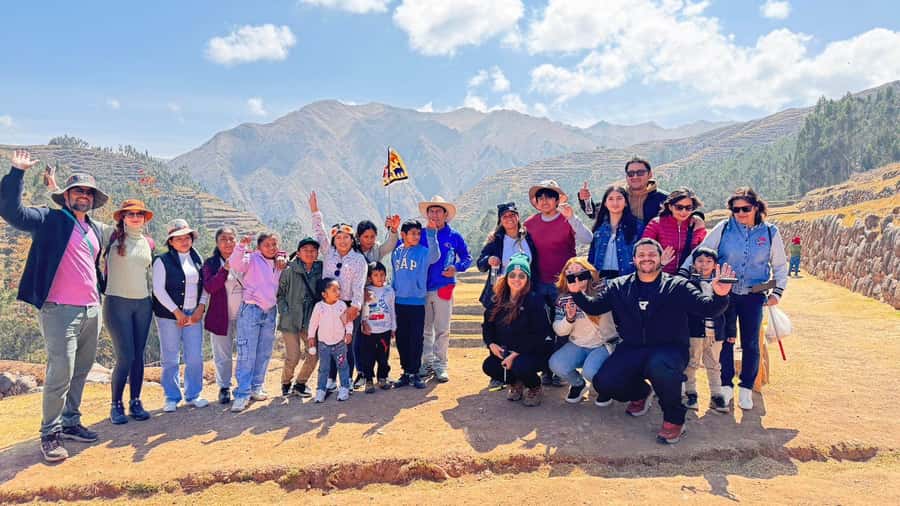 From Cusco: Sacred Valley & Maras Salt Mines with Lunch - Chinchero District: textiles, local life, and an easy start